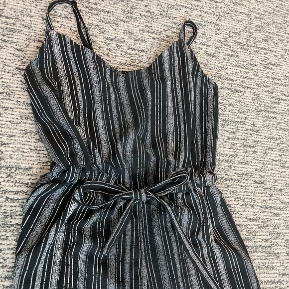 Black and White Striped Jump Suit - Picture 3 of 4